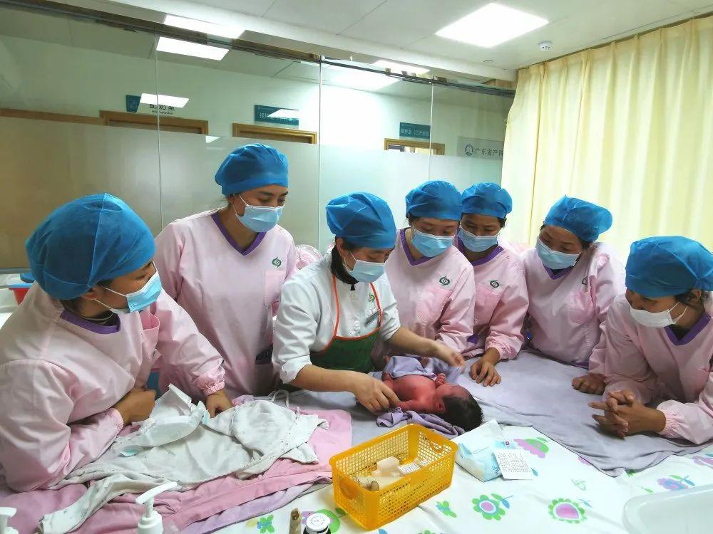 成县妇婴监护型护送